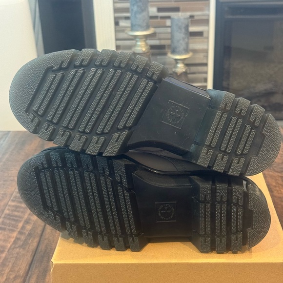 Dr. Martens Audrick Platform Ankle Boot - Picture 5 of 11